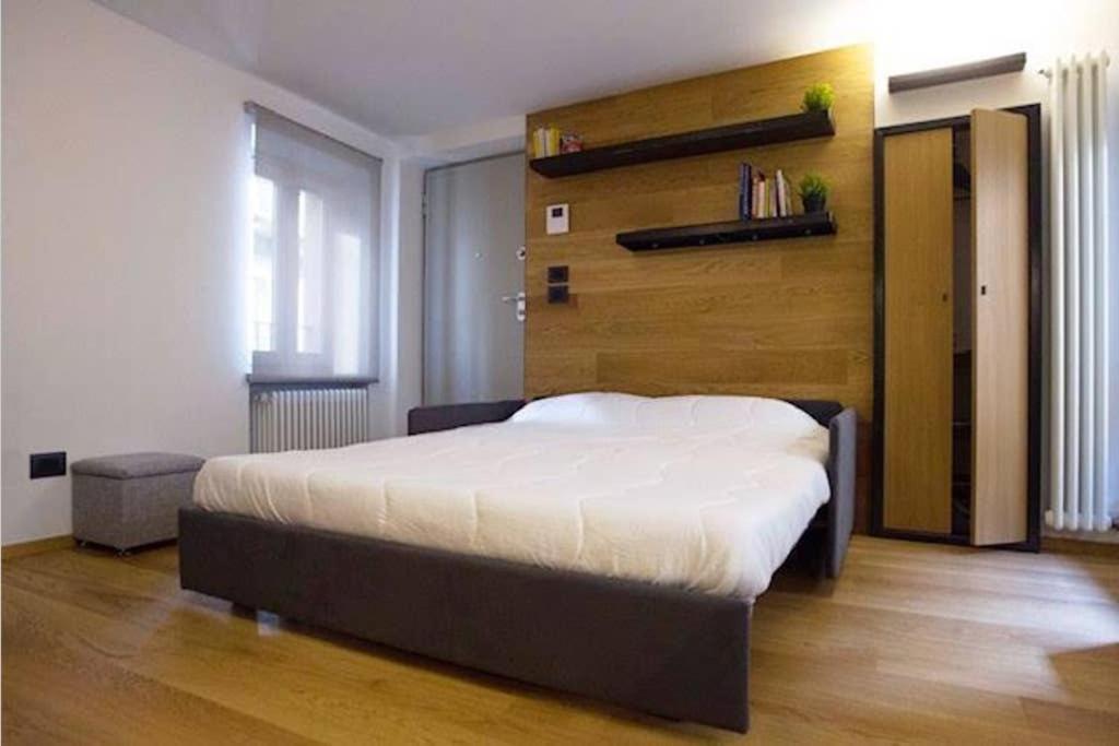 Appartement Splendido Monolocale Nel Centro Storico Del Borghetto à Ivrée Extérieur photo